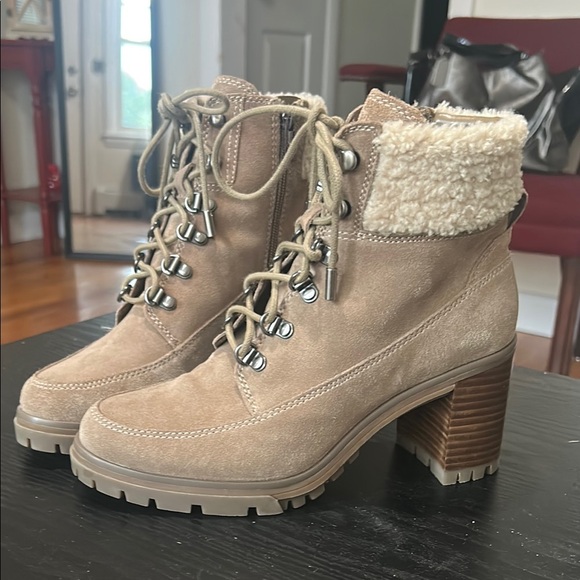 Vince Camuto Shoes - 🆕Vince Camuto Suede Tan Lace-Up Ankle Boots